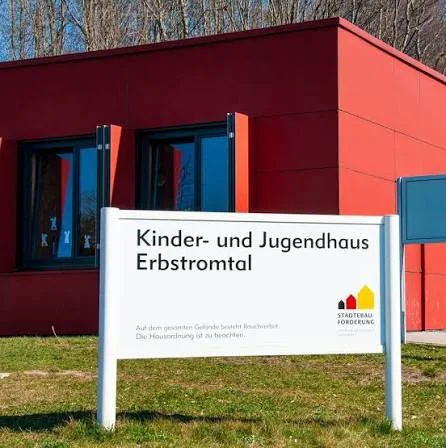 Aussenansicht RedCube Seebach