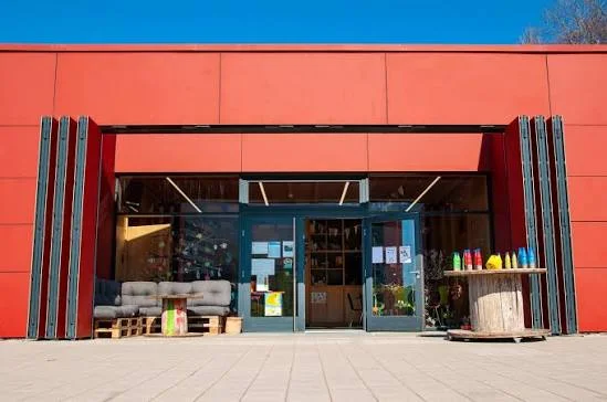 Aussenansicht RedCube Seebach